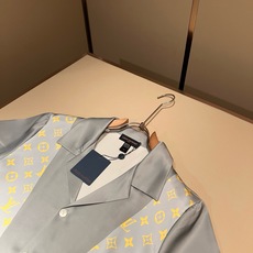 Louis Vuit*on 路易家族 2026春夏新款轻奢睡衣休闲套装,男女同款👫睡衣套装!路易家族的新高端,细节品质永 Louis Vuit*on 路易家族 2026春夏新款轻奢睡衣休闲套装,男女同款👫睡衣套装!路易家族的新高端,细节品质永