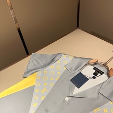 Louis Vuit*on 路易家族 2026春夏新款轻奢睡衣休闲套装,男女同款👫睡衣套装!路易家族的新高端,细节品质永 Louis Vuit*on 路易家族 2026春夏新款轻奢睡衣休闲套装,男女同款👫睡衣套装!路易家族的新高端,细节品质永