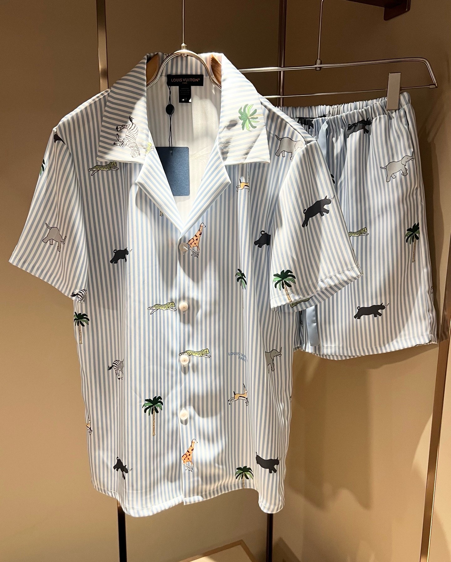 Louis Vuit*on 路易家族 2026春夏新款轻奢睡衣休闲套装，男女同款👫睡衣套装！路易家族的新高端，细节品质永