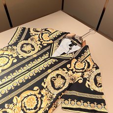 VERS*CE/范*哲 2026春夏新品原单睡衣真丝套装VERS*CE/范*哲 贸易公司渠道 产品 值的推荐 ,全景 VERS*CE/范*哲 2026春夏新品原单睡衣真丝套装VERS*CE/范*哲 贸易公司渠道 产品 值的推荐 ,全景