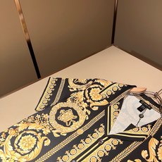 VERS*CE/范*哲 2026春夏新品原单睡衣真丝套装VERS*CE/范*哲 贸易公司渠道 产品 值的推荐 ,全景 VERS*CE/范*哲 2026春夏新品原单睡衣真丝套装VERS*CE/范*哲 贸易公司渠道 产品 值的推荐 ,全景