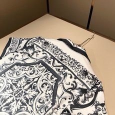 VERS*CE/范*哲 2026春夏新品原单睡衣真丝套装VERS*CE/范*哲 贸易公司渠道 产品 值的推荐 ,全景 VERS*CE/范*哲 2026春夏新品原单睡衣真丝套装VERS*CE/范*哲 贸易公司渠道 产品 值的推荐 ,全景