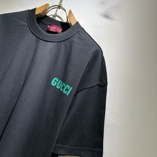 Gucc*古家 2026春夏新款男女同情侣款👫休闲宽松棉质圆领短袖T恤衫!贸易公司渠道稀出,同步官网发售 ! 2 Gucc*古家 2026春夏新款男女同情侣款👫休闲宽松棉质圆领短袖T恤衫!贸易公司渠道稀出,同步官网发售 ! 2
