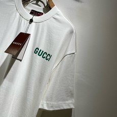 Gucc*古家 2026春夏新款男女同情侣款👫休闲宽松棉质圆领短袖T恤衫!贸易公司渠道稀出,同步官网发售 ! 2 Gucc*古家 2026春夏新款男女同情侣款👫休闲宽松棉质圆领短袖T恤衫!贸易公司渠道稀出,同步官网发售 ! 2