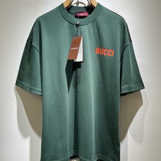 Gucc*古家 2026春夏新款男女同情侣款👫休闲宽松棉质圆领短袖T恤衫!贸易公司渠道稀出,同步官网发售 ! 2 Gucc*古家 2026春夏新款男女同情侣款👫休闲宽松棉质圆领短袖T恤衫!贸易公司渠道稀出,同步官网发售 ! 2