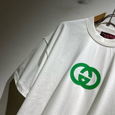 Gucc*古家 2026春夏新款男女同情侣款👫休闲宽松棉质圆领短袖T恤衫!贸易公司渠道稀出,同步官网发售 ! 2 Gucc*古家 2026春夏新款男女同情侣款👫休闲宽松棉质圆领短袖T恤衫!贸易公司渠道稀出,同步官网发售 ! 2