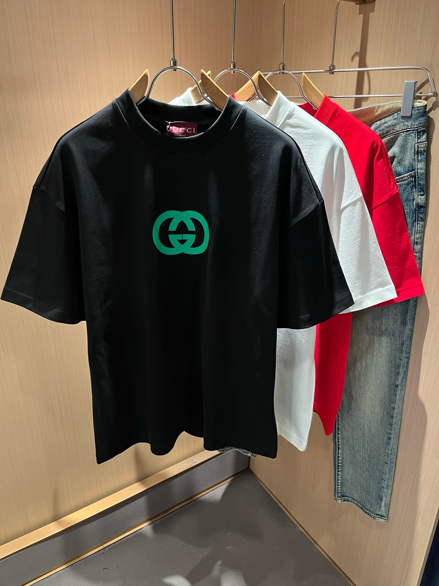 Gucc*古家 2026春夏新款男女同情侣款👫休闲宽松棉质圆领短袖T恤衫！贸易公司渠道稀出，同步官网发售 ！     2