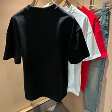 Gucc*古家 2026春夏新款男女同情侣款👫休闲宽松棉质圆领短袖T恤衫!贸易公司渠道稀出,同步官网发售 ! 2 Gucc*古家 2026春夏新款男女同情侣款👫休闲宽松棉质圆领短袖T恤衫!贸易公司渠道稀出,同步官网发售 ! 2