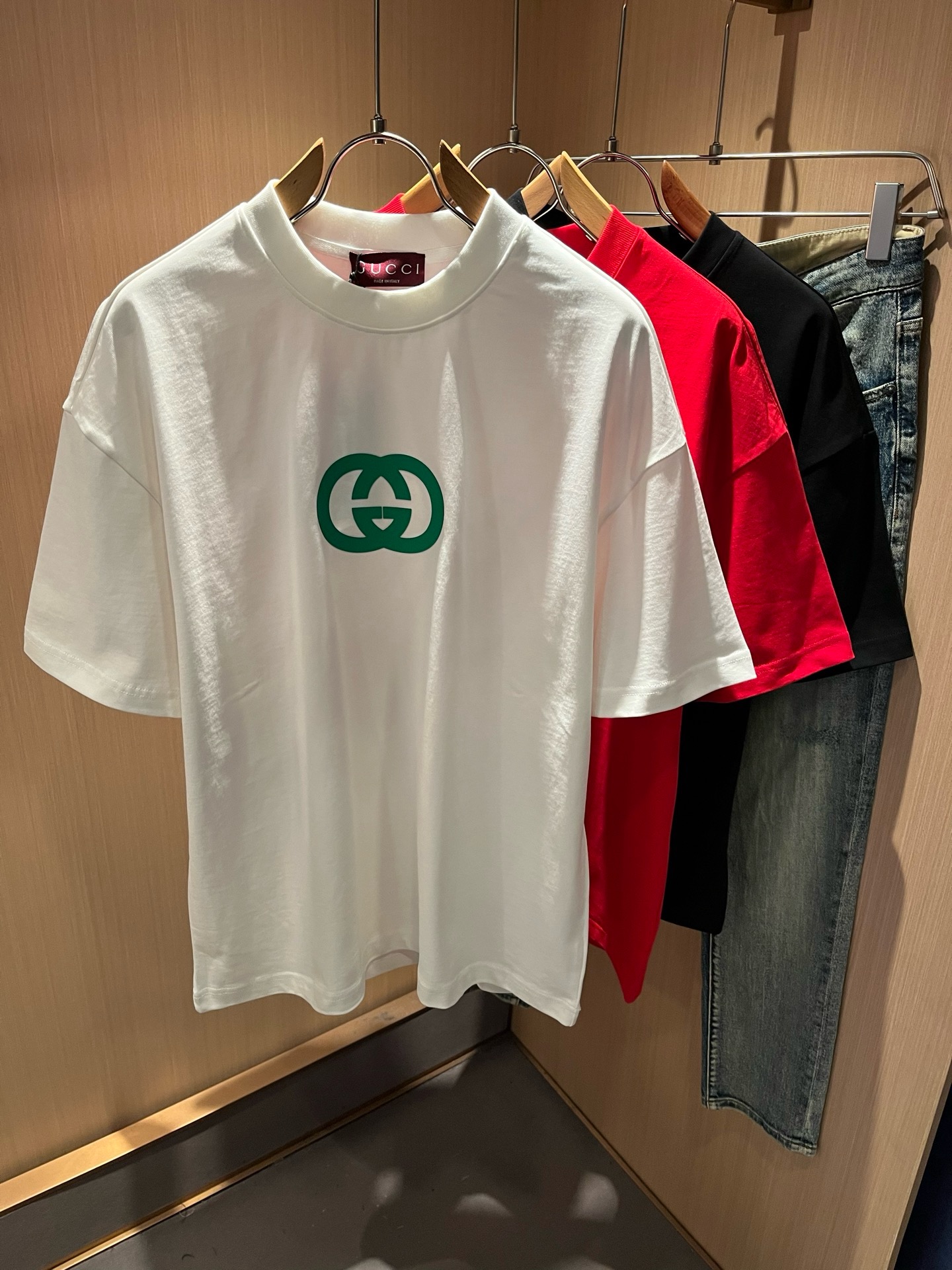 Gucc*古家 2026春夏新款男女同情侣款👫休闲宽松棉质圆领短袖T恤衫！贸易公司渠道稀出，同步官网发售 ！     2