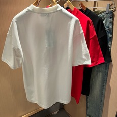 Gucc*古家 2026春夏新款男女同情侣款👫休闲宽松棉质圆领短袖T恤衫!贸易公司渠道稀出,同步官网发售 ! 2 Gucc*古家 2026春夏新款男女同情侣款👫休闲宽松棉质圆领短袖T恤衫!贸易公司渠道稀出,同步官网发售 ! 2