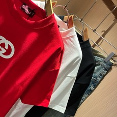 Gucc*古家 2026春夏新款男女同情侣款👫休闲宽松棉质圆领短袖T恤衫!贸易公司渠道稀出,同步官网发售 ! 2 Gucc*古家 2026春夏新款男女同情侣款👫休闲宽松棉质圆领短袖T恤衫!贸易公司渠道稀出,同步官网发售 ! 2