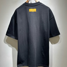 LouisVuitt*路易*登 2026春夏全新系列单品上线,非常时髦前卫的一款男女同款短袖T恤,标识logo图案印花修 LouisVuitt*路易*登 2026春夏全新系列单品上线,非常时髦前卫的一款男女同款短袖T恤,标识logo图案印花修
