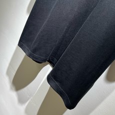 LouisVuitt*路易*登 2026春夏全新系列单品上线,非常时髦前卫的一款男女同款短袖T恤,标识logo图案印花修 LouisVuitt*路易*登 2026春夏全新系列单品上线,非常时髦前卫的一款男女同款短袖T恤,标识logo图案印花修