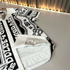 Dolce&Gabba*a 杜嘉*纳2026春夏新款男女同款👫睡衣套装,专柜同步发售!定制专属丝绸棉面料,衣身logo图 Dolce&Gabba*a 杜嘉*纳2026春夏新款男女同款👫睡衣套装,专柜同步发售!定制专属丝绸棉面料,衣身logo图