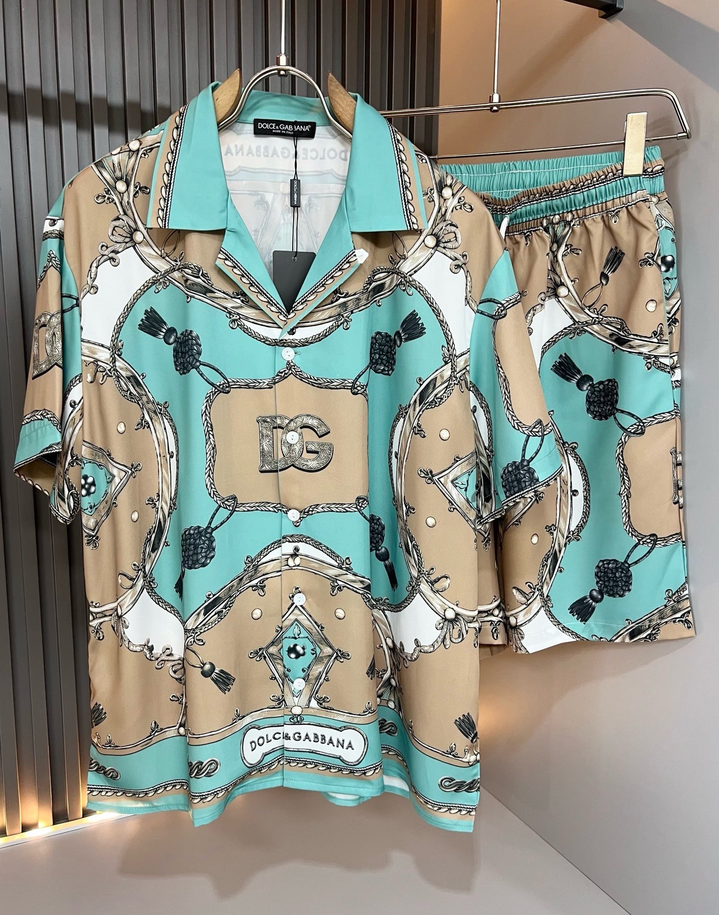 Dolce&Gabba*a 杜嘉*纳2026春夏新款男女同款👫睡衣套装，专柜同步发售！定制专属丝绸棉面料，衣身logo图