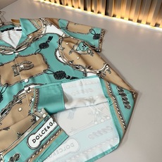 Dolce&Gabba*a 杜嘉*纳2026春夏新款男女同款👫睡衣套装,专柜同步发售!定制专属丝绸棉面料,衣身logo图 Dolce&Gabba*a 杜嘉*纳2026春夏新款男女同款👫睡衣套装,专柜同步发售!定制专属丝绸棉面料,衣身logo图