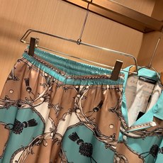 Dolce&Gabba*a 杜嘉*纳2026春夏新款男女同款👫睡衣套装,专柜同步发售!定制专属丝绸棉面料,衣身logo图 Dolce&Gabba*a 杜嘉*纳2026春夏新款男女同款👫睡衣套装,专柜同步发售!定制专属丝绸棉面料,衣身logo图