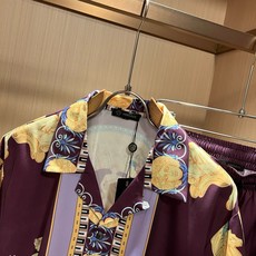 VERS*CE/范*哲 2026春夏新品原单睡衣真丝套装VERS*CE/范*哲 贸易公司渠道 产品 值的推荐 ,全景 VERS*CE/范*哲 2026春夏新品原单睡衣真丝套装VERS*CE/范*哲 贸易公司渠道 产品 值的推荐 ,全景