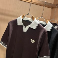 PRAD*A普*达2026春夏新款男士短袖针织短袖T恤,最新款全网独家首上!!~既经典有时尚百搭,谁不爱啊,将经典再次展 PRAD*A普*达2026春夏新款男士短袖针织短袖T恤,最新款全网独家首上!!~既经典有时尚百搭,谁不爱啊,将经典再次展