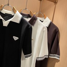 PRAD*A普*达2026春夏新款男士短袖针织短袖T恤,最新款全网独家首上!!~既经典有时尚百搭,谁不爱啊,将经典再次展 PRAD*A普*达2026春夏新款男士短袖针织短袖T恤,最新款全网独家首上!!~既经典有时尚百搭,谁不爱啊,将经典再次展
