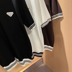PRAD*A普*达2026春夏新款男士短袖针织短袖T恤,最新款全网独家首上!!~既经典有时尚百搭,谁不爱啊,将经典再次展 PRAD*A普*达2026春夏新款男士短袖针织短袖T恤,最新款全网独家首上!!~既经典有时尚百搭,谁不爱啊,将经典再次展