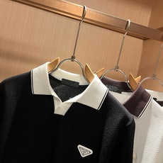 PRAD*A普*达2026春夏新款男士短袖针织短袖T恤,最新款全网独家首上!!~既经典有时尚百搭,谁不爱啊,将经典再次展 PRAD*A普*达2026春夏新款男士短袖针织短袖T恤,最新款全网独家首上!!~既经典有时尚百搭,谁不爱啊,将经典再次展