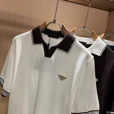 PRAD*A普*达2026春夏新款男士短袖针织短袖T恤,最新款全网独家首上!!~既经典有时尚百搭,谁不爱啊,将经典再次展 PRAD*A普*达2026春夏新款男士短袖针织短袖T恤,最新款全网独家首上!!~既经典有时尚百搭,谁不爱啊,将经典再次展