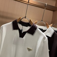 PRAD*A普*达2026春夏新款男士短袖针织短袖T恤,最新款全网独家首上!!~既经典有时尚百搭,谁不爱啊,将经典再次展 PRAD*A普*达2026春夏新款男士短袖针织短袖T恤,最新款全网独家首上!!~既经典有时尚百搭,谁不爱啊,将经典再次展