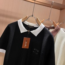 Loro Piana诺悠翩雅 2026春夏男士最新的贸易订单翻领针织短袖T恤,全品相!!上身舒适透气,不僵硬,整体有着丰 Loro Piana诺悠翩雅 2026春夏男士最新的贸易订单翻领针织短袖T恤,全品相!!上身舒适透气,不僵硬,整体有着丰