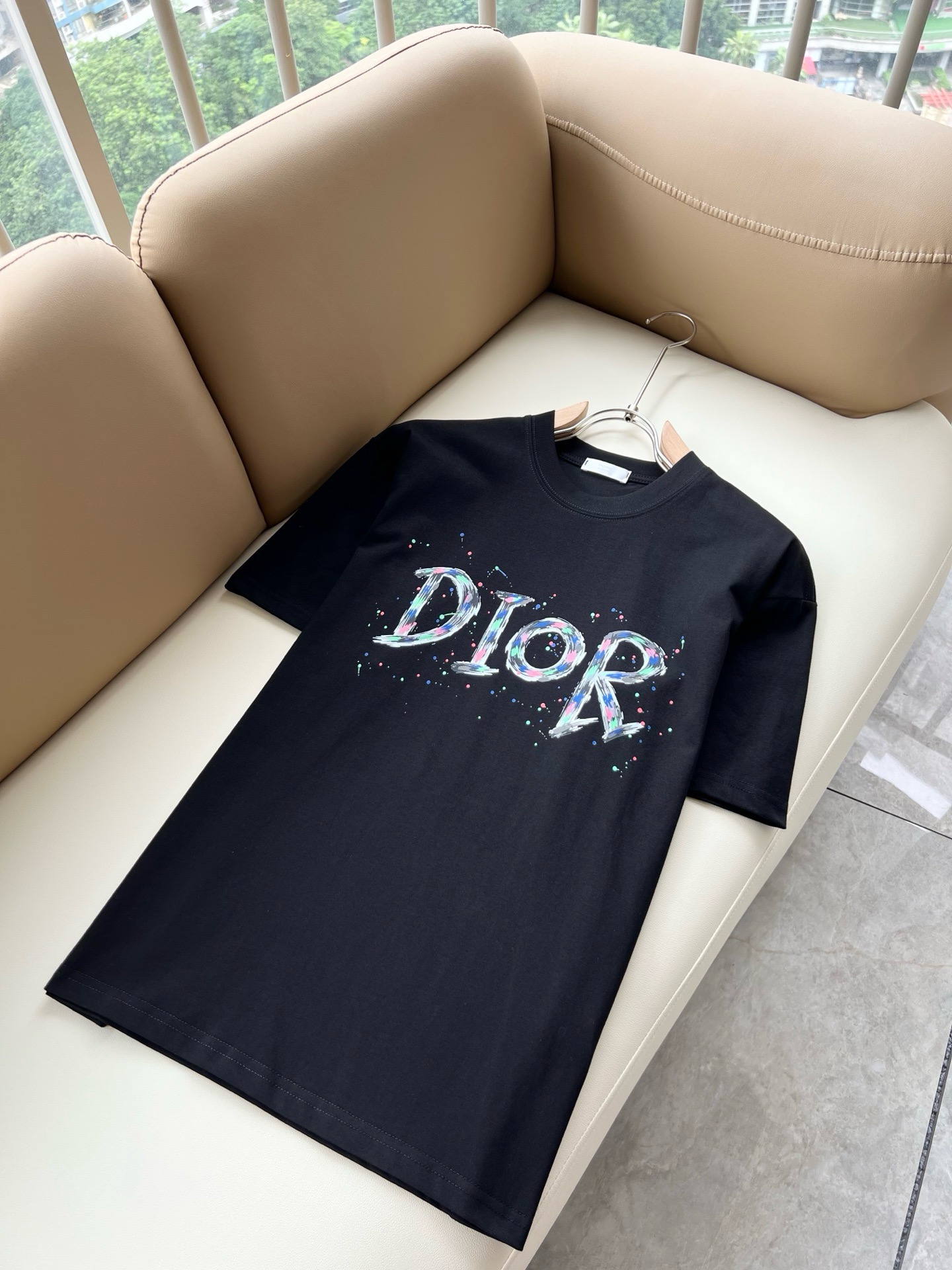 Dio*迪家 2026春夏新款男女同款👫短袖T恤,专柜同步发售!定制专属260克纯棉面料,定制原版工艺螺纹,胸前logo Dio*迪家 2026春夏新款男女同款👫短袖T恤,专柜同步发售!定制专属260克纯棉面料,定制原版工艺螺纹,胸前logo