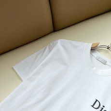 Dio*迪家 2026春夏新款男女同款👫短袖T恤,专柜同步发售!定制专属260克纯棉面料,定制原版工艺螺纹,胸前logo Dio*迪家 2026春夏新款男女同款👫短袖T恤,专柜同步发售!定制专属260克纯棉面料,定制原版工艺螺纹,胸前logo