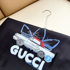 Gucc*古家 2026春夏新款男女同情侣款👫休闲宽松棉质圆领短袖T恤衫!贸易公司渠道稀出,同步官网发售 ! 2 Gucc*古家 2026春夏新款男女同情侣款👫休闲宽松棉质圆领短袖T恤衫!贸易公司渠道稀出,同步官网发售 ! 2