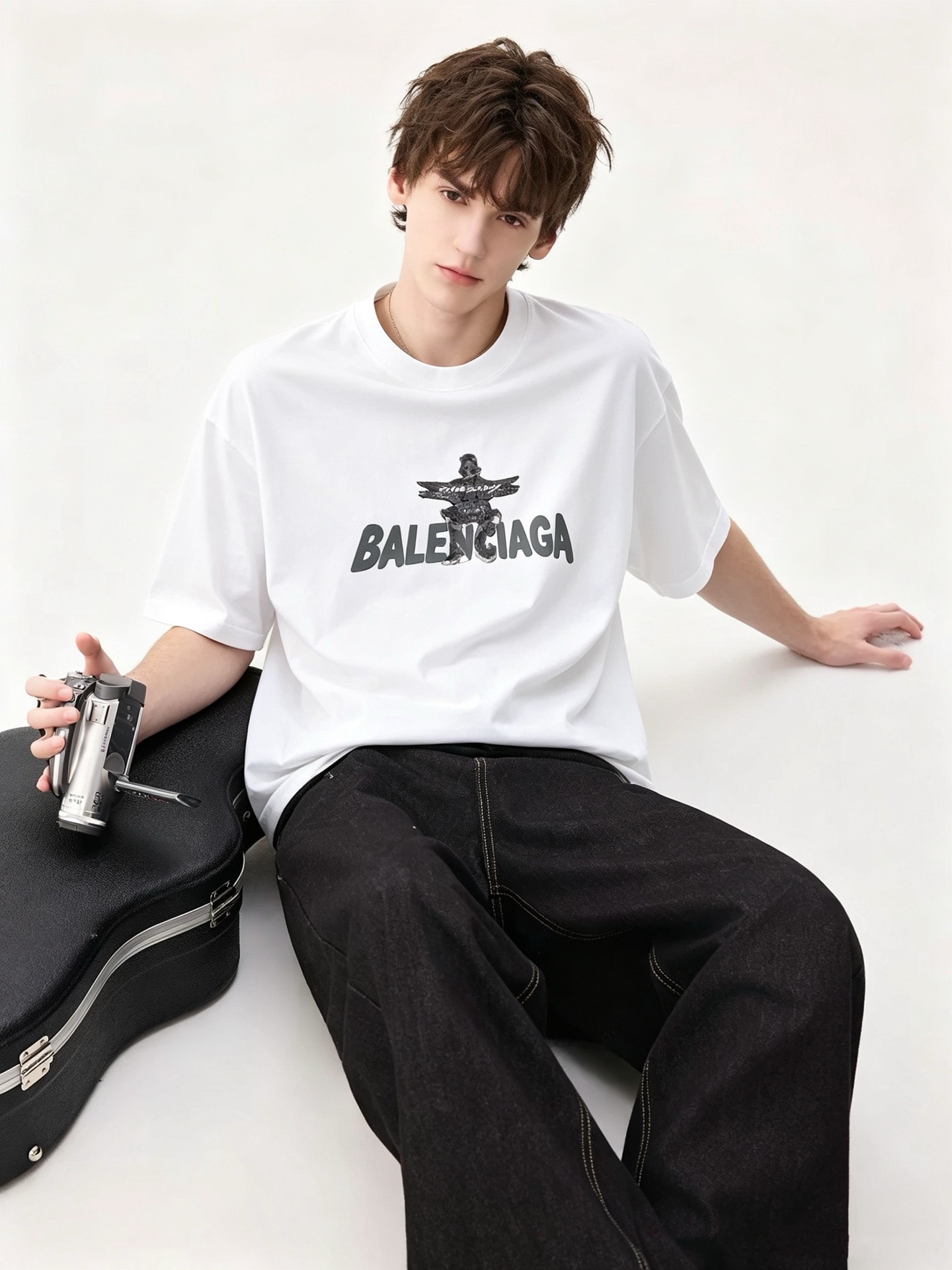 BALENCI*GA巴黎*家 2026春夏新款男女同款👫短袖T恤！走秀图案印花时尚休闲短袖T恤衫！设计logo压胶设计！