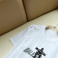 BALENCI*GA巴黎*家 2026春夏新款男女同款👫短袖T恤!走秀图案印花时尚休闲短袖T恤衫!设计logo压胶设计! BALENCI*GA巴黎*家 2026春夏新款男女同款👫短袖T恤!走秀图案印花时尚休闲短袖T恤衫!设计logo压胶设计!