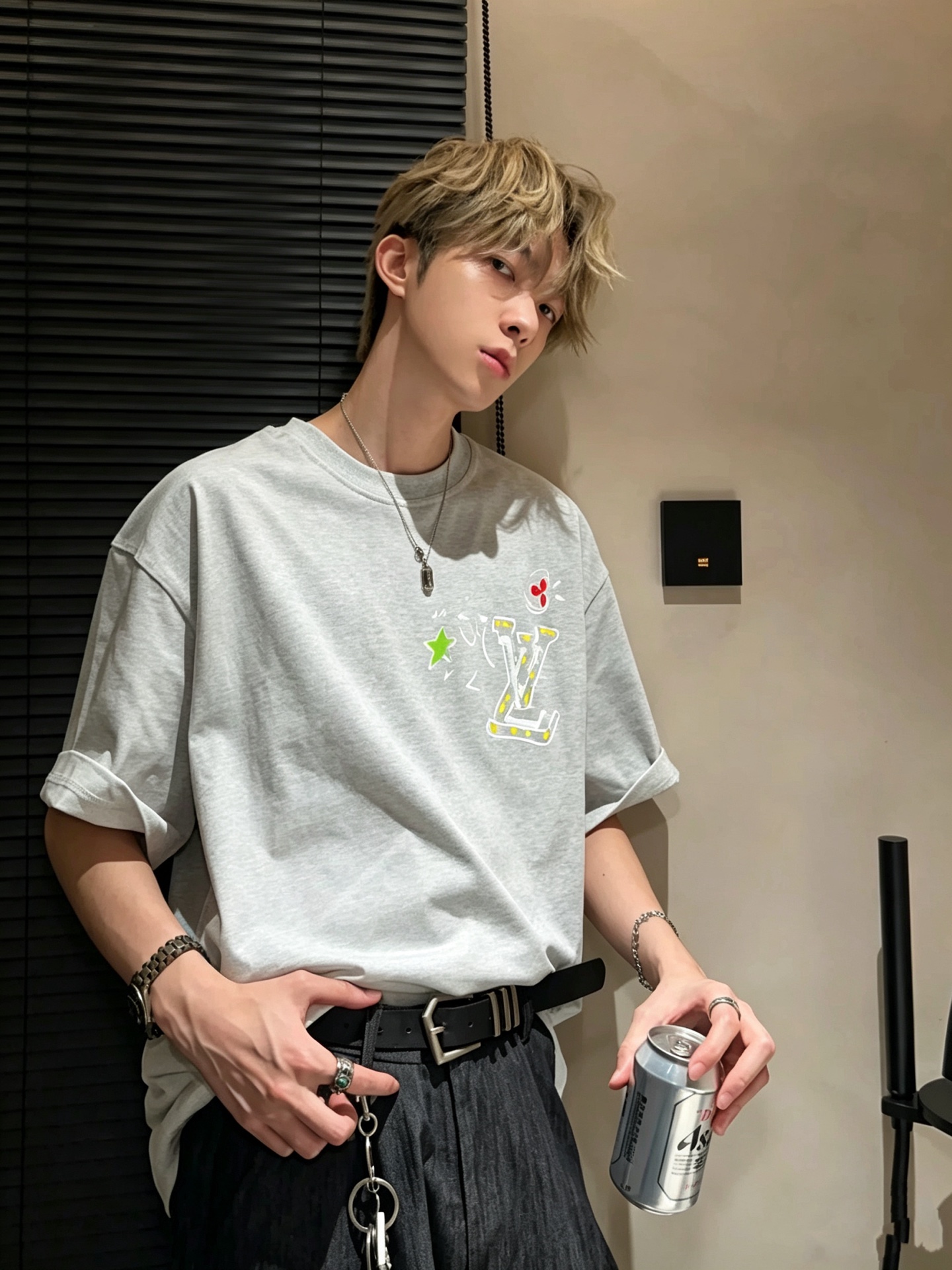 LouisVuitt*路易*登 2026春夏全新系列单品上线，非常时髦前卫的一款男女同款短袖T恤，标识logo图案印花修