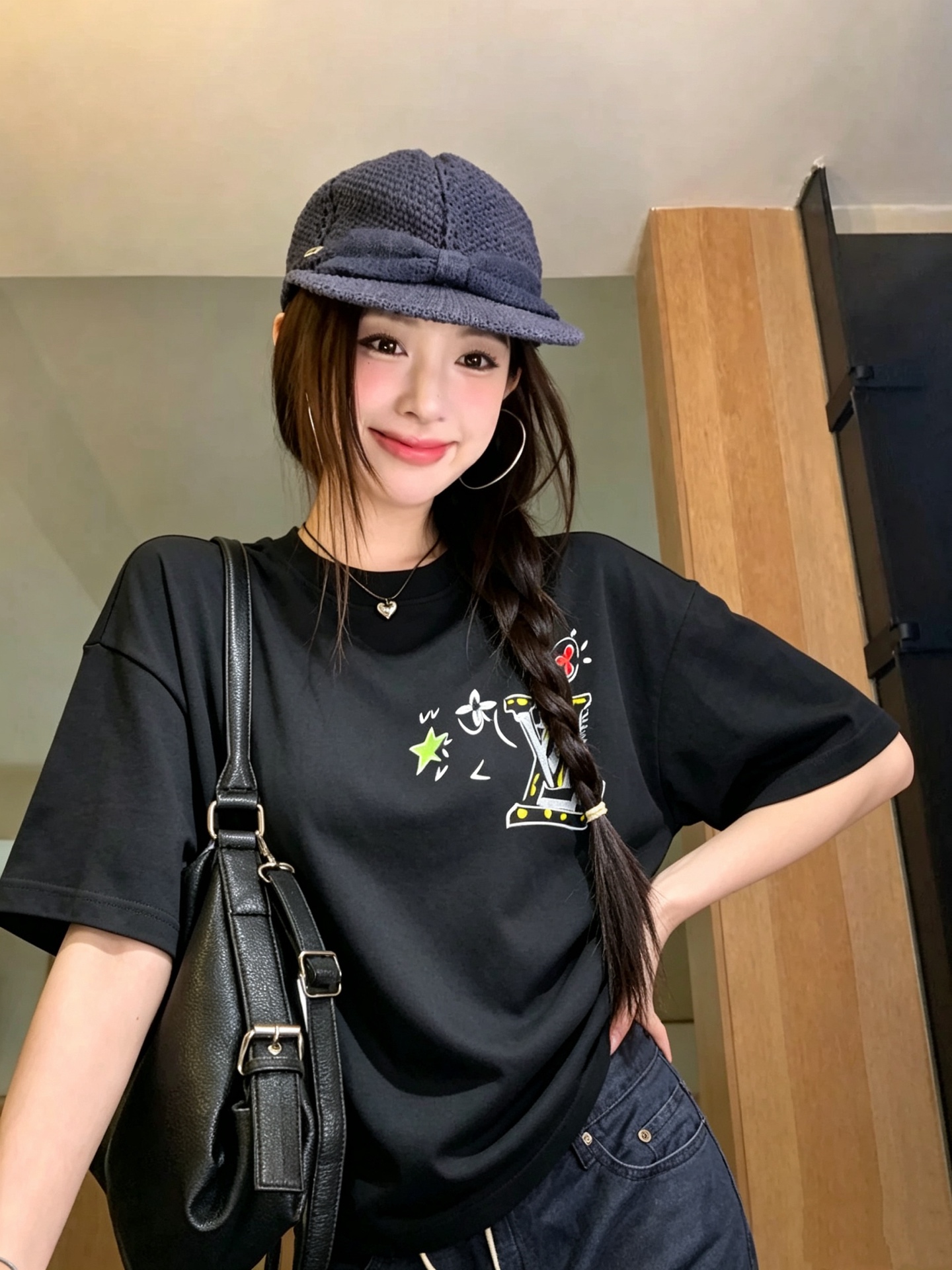LouisVuitt*路易*登 2026春夏全新系列单品上线，非常时髦前卫的一款男女同款短袖T恤，标识logo图案印花修