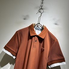 Prad*普*达 2026春夏季新款经典元素短袖Polo衫,经典大方的款式,可以穿十年都还是流行的那种,你一定要收藏几件 Prad*普*达 2026春夏季新款经典元素短袖Polo衫,经典大方的款式,可以穿十年都还是流行的那种,你一定要收藏几件