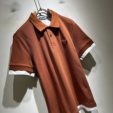 Prad*普*达 2026春夏季新款经典元素短袖Polo衫,经典大方的款式,可以穿十年都还是流行的那种,你一定要收藏几件 Prad*普*达 2026春夏季新款经典元素短袖Polo衫,经典大方的款式,可以穿十年都还是流行的那种,你一定要收藏几件