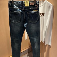 HERM*S 爱*仕 2026春夏男士高端丹宁水洗小直筒牛仔裤 海外贸易公司渠道订单 !男士修身直筒牛仔裤!上海恒隆 HERM*S 爱*仕 2026春夏男士高端丹宁水洗小直筒牛仔裤 海外贸易公司渠道订单 !男士修身直筒牛仔裤!上海恒隆