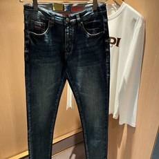 HERM*S 爱*仕 2026春夏男士高端丹宁水洗小直筒牛仔裤 海外贸易公司渠道订单 !男士修身直筒牛仔裤!上海恒隆 HERM*S 爱*仕 2026春夏男士高端丹宁水洗小直筒牛仔裤 海外贸易公司渠道订单 !男士修身直筒牛仔裤!上海恒隆