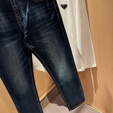 Loro Piana诺悠翩雅 2026春夏新品男士时装款高端休闲裤,香港洋行渠道货,日本原厂出品,纯血统品质,完美延续了 Loro Piana诺悠翩雅 2026春夏新品男士时装款高端休闲裤,香港洋行渠道货,日本原厂出品,纯血统品质,完美延续了