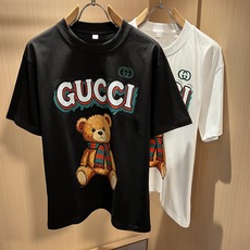 Gucc*古家 2026春夏新款男女同情侣款👫休闲宽松棉质圆领短袖T恤衫!贸易公司渠道稀出,同步官网发售 ! 2 Gucc*古家 2026春夏新款男女同情侣款👫休闲宽松棉质圆领短袖T恤衫!贸易公司渠道稀出,同步官网发售 ! 2