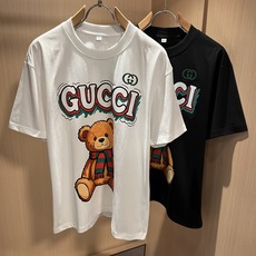 Gucc*古家 2026春夏新款男女同情侣款👫休闲宽松棉质圆领短袖T恤衫!贸易公司渠道稀出,同步官网发售 ! 2 Gucc*古家 2026春夏新款男女同情侣款👫休闲宽松棉质圆领短袖T恤衫!贸易公司渠道稀出,同步官网发售 ! 2