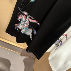 BURBER*Y巴*莉2026春夏新品男女同款👫短袖T恤,重磅来袭,最近比较火热的环保纯棉面料制作而成,高端户外运动休闲 BURBER*Y巴*莉2026春夏新品男女同款👫短袖T恤,重磅来袭,最近比较火热的环保纯棉面料制作而成,高端户外运动休闲