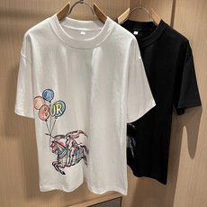BURBER*Y巴*莉2026春夏新品男女同款👫短袖T恤,重磅来袭,最近比较火热的环保纯棉面料制作而成,高端户外运动休闲 BURBER*Y巴*莉2026春夏新品男女同款👫短袖T恤,重磅来袭,最近比较火热的环保纯棉面料制作而成,高端户外运动休闲