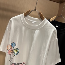 BURBER*Y巴*莉2026春夏新品男女同款👫短袖T恤,重磅来袭,最近比较火热的环保纯棉面料制作而成,高端户外运动休闲 BURBER*Y巴*莉2026春夏新品男女同款👫短袖T恤,重磅来袭,最近比较火热的环保纯棉面料制作而成,高端户外运动休闲