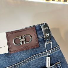 Ferraga*mo菲拉*慕2026春夏新款男款休闲小直筒牛仔裤 原单品质,原单品质高端时尚休闲水洗牛仔裤,后腰皮革金属 Ferraga*mo菲拉*慕2026春夏新款男款休闲小直筒牛仔裤 原单品质,原单品质高端时尚休闲水洗牛仔裤,后腰皮革金属