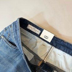 Ferraga*mo菲拉*慕2026春夏新款男款休闲小直筒牛仔裤 原单品质,原单品质高端时尚休闲水洗牛仔裤,后腰皮革金属 Ferraga*mo菲拉*慕2026春夏新款男款休闲小直筒牛仔裤 原单品质,原单品质高端时尚休闲水洗牛仔裤,后腰皮革金属