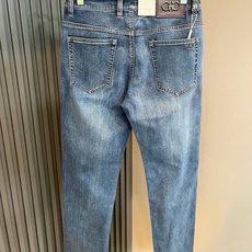 Ferraga*mo菲拉*慕2026春夏新款男款休闲小直筒牛仔裤 原单品质,原单品质高端时尚休闲水洗牛仔裤,后腰皮革金属 Ferraga*mo菲拉*慕2026春夏新款男款休闲小直筒牛仔裤 原单品质,原单品质高端时尚休闲水洗牛仔裤,后腰皮革金属