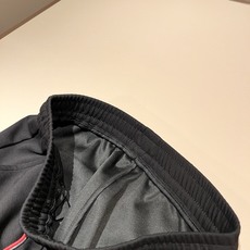 Moncler蒙家 2026春夏最新男女同款👫贸易订单休闲套装,全品相!!网红款!采用logo图案徽章设计!上身舒适透气 Moncler蒙家 2026春夏最新男女同款👫贸易订单休闲套装,全品相!!网红款!采用logo图案徽章设计!上身舒适透气